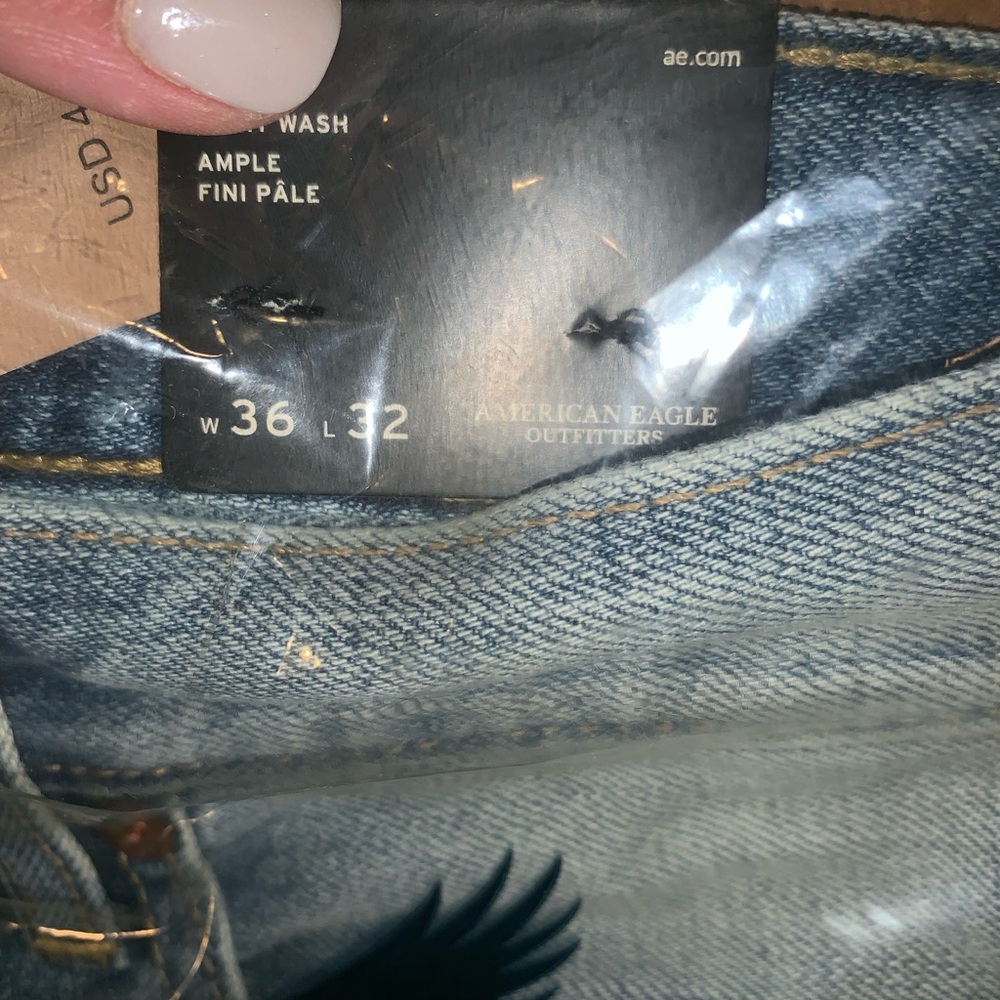 American Eagle men’s jeans